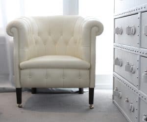 Fumoir Poltrona Frau white leather