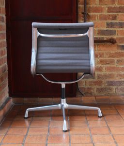 Vitra Eames 105 light grey