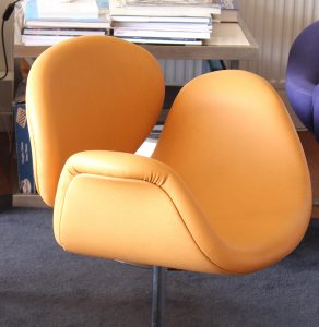 House of Pac Little tulip Pierre Paulin Artifort caramel