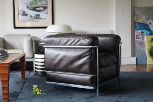 House of Pac - LC2 Cassina brown leather Le Corbusier Perriand