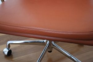 House of Pac - Cognac leather EA219 Eames Vitra