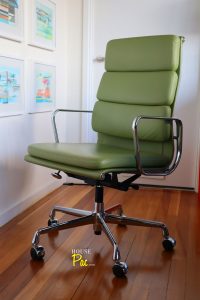 House of Pac - Green leather EA219 Eames Vitra
