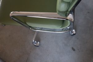 House of Pac - Green leather EA219 Eames Vitra