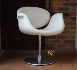 House of Pac - White leather Artifort little tulips by Pierre Paulin