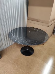 House of Pac - Knoll Studio Tulip Saarinen table in Nero Marquina marble