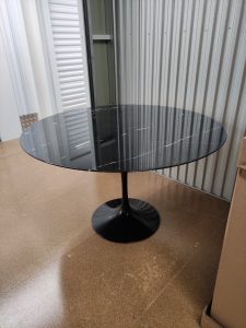 House of Pac - Knoll Studio Tulip Saarinen table in Nero Marquina marble