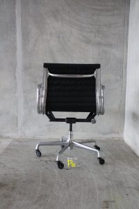 House of Pac - Herman Miller Eames EA335 aluminium chair