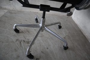 House of Pac - Herman Miller Eames EA335 aluminium chair